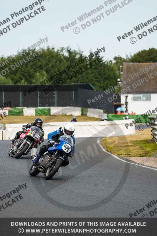 Vintage motorcycle club;eventdigitalimages;mallory park;mallory park trackday photographs;no limits trackdays;peter wileman photography;trackday digital images;trackday photos;vmcc festival 1000 bikes photographs